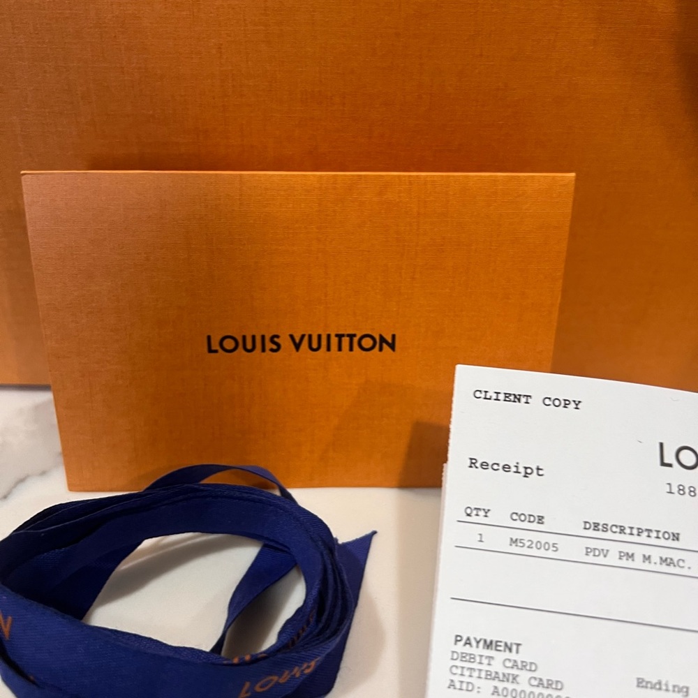 Brand New Louis Vuitton Briefcase. Never used. Box, receipt and dust bag - Picture 4 of 6